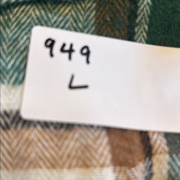 949.   Oversized Plaid shirt - Picture 3 of 3